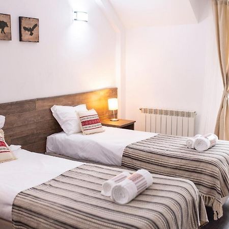 Hotel Floare De Colt Mînăstirea Humorului 外观 照片