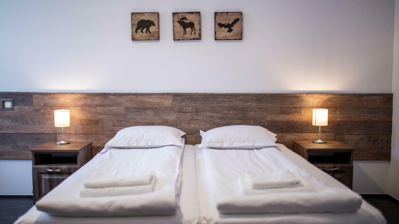 Hotel Floare De Colt Mînăstirea Humorului 外观 照片