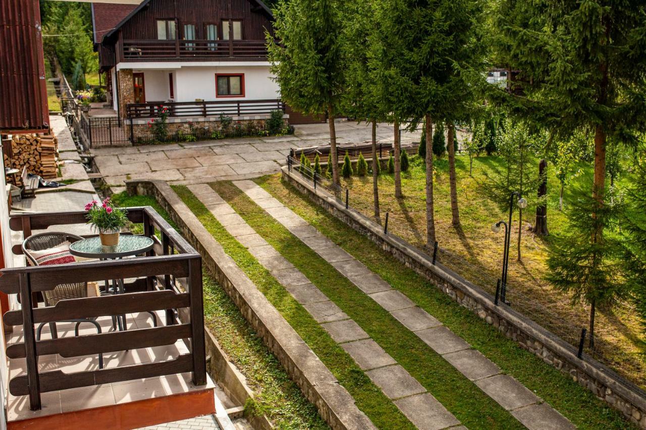 Hotel Floare De Colt Mînăstirea Humorului 外观 照片