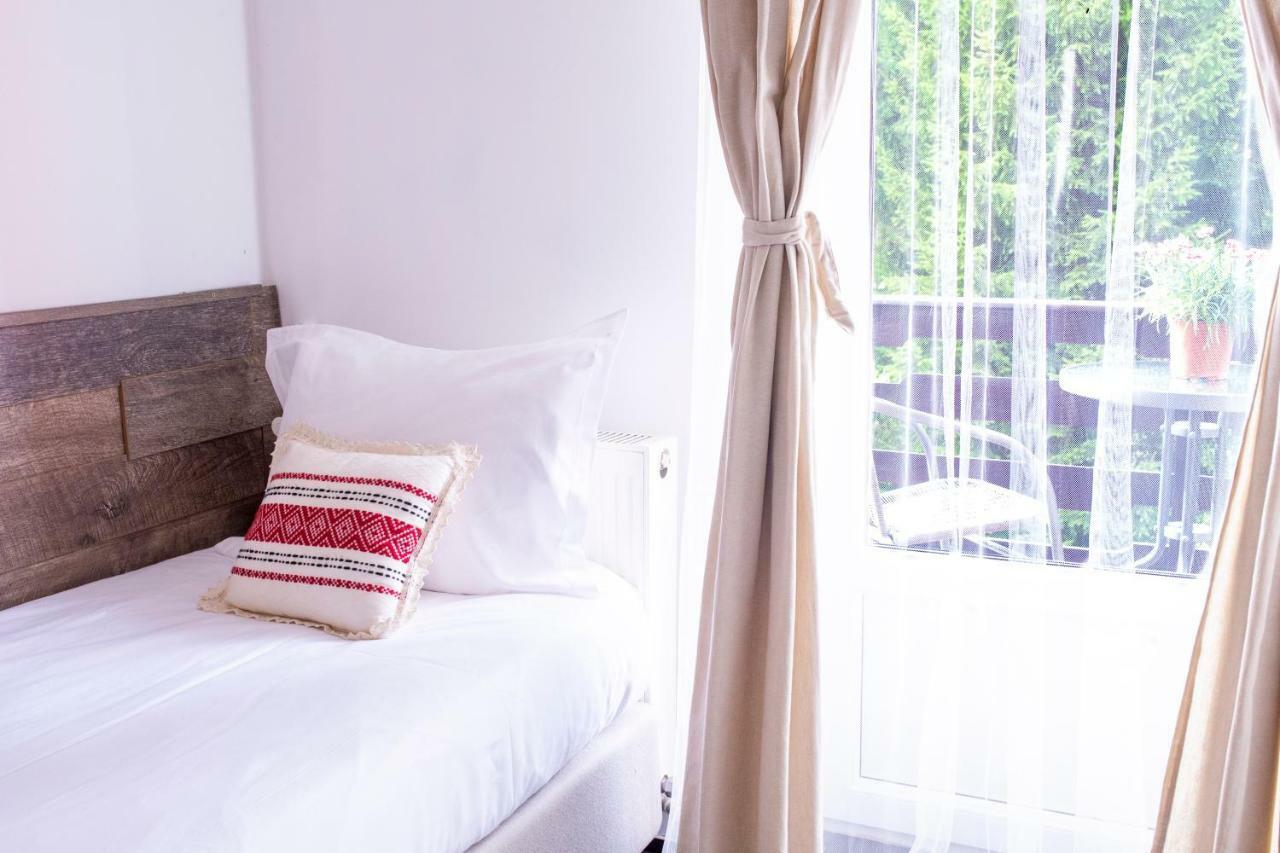 Hotel Floare De Colt Mînăstirea Humorului 外观 照片